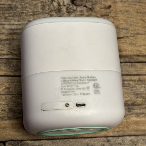 Fridababy 3-in-1 Sound Machine + When-To-Wake Clock + Nightlight - Picture 3 of 3